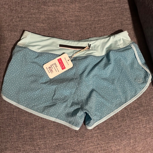 Rabbit catch me if you can shorts NWT - Picture 2 of 5